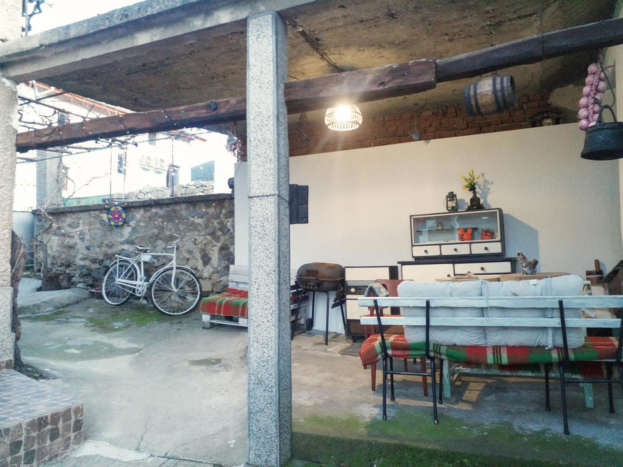 Ovchartsi  Guest House Emiliya מראה חיצוני תמונה