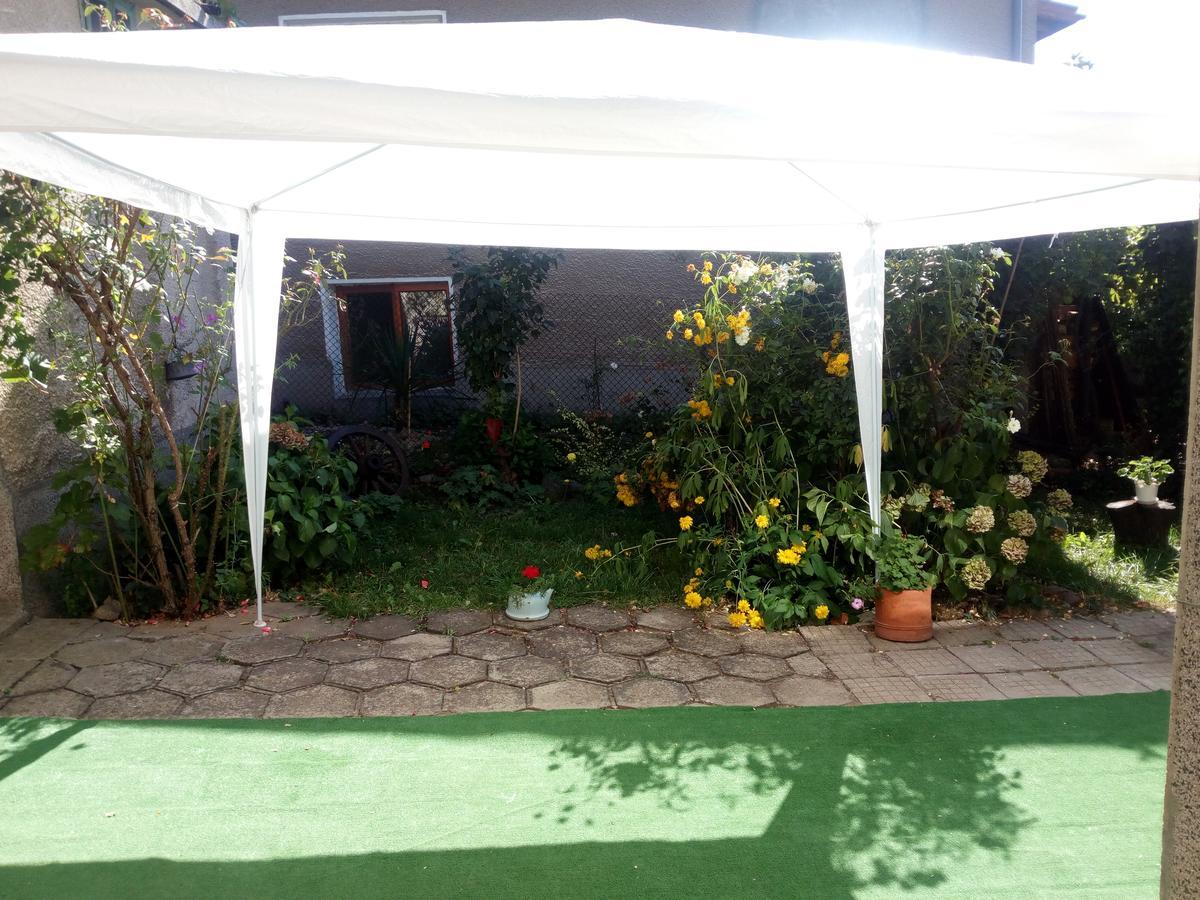 Ovchartsi  Guest House Emiliya מראה חיצוני תמונה